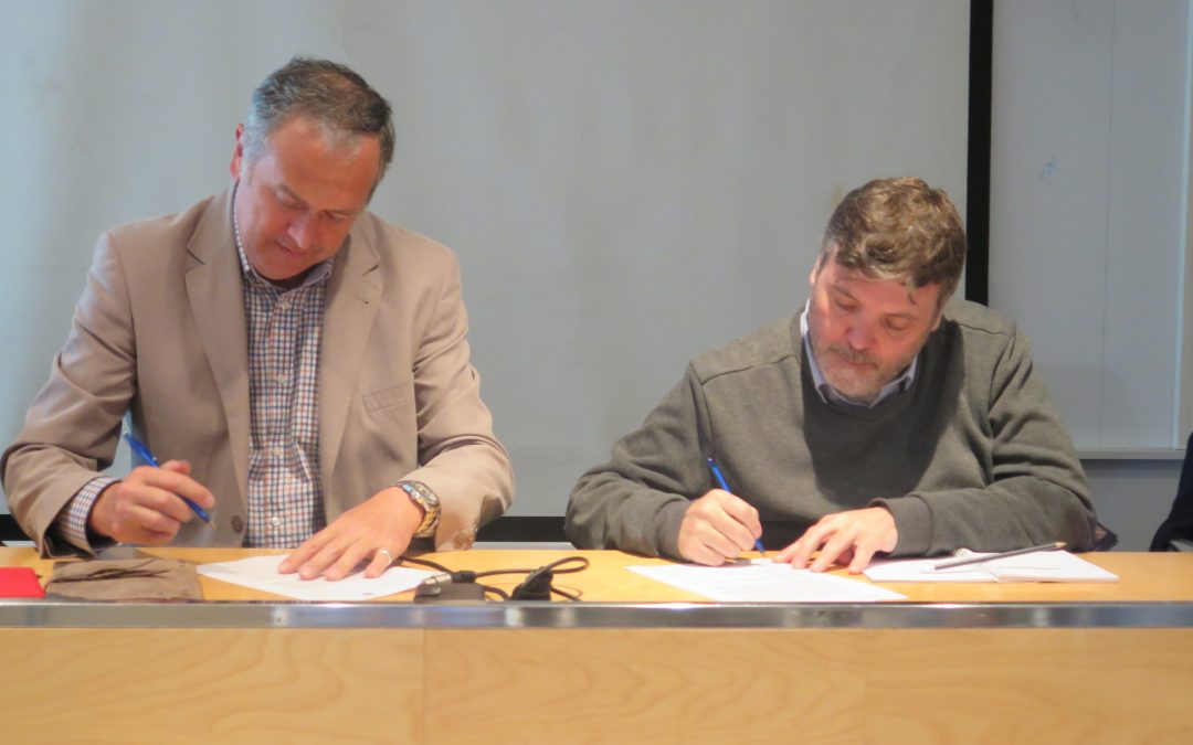 Firmamos un nuevo convenio con el Institut Les Salines